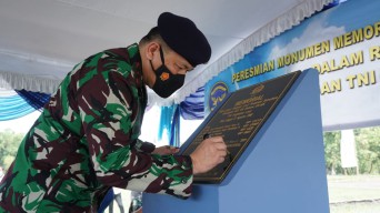 Monumen di Desa Deru Bojonegoro Jadi Saksi Bisu Jatuhnya Helicopter BO-105 Bolkow NV -406 20 Tahun Silam
