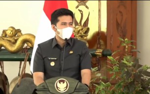 Wagub Jatim Emil Dardak Pukul Gong Tanda Dimulainya  TMMD Ke-110 di Bojonegoro