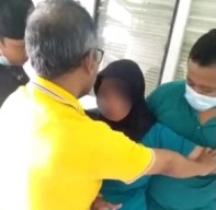 Kesurupan Macan Kuburan Randulawang Jombang, Karyawati Pabrik Sepatu Ini Berteriak Histeris