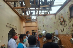 Blaaarrrrr... Tabung Gas Mbledos Rumah Warga Sidoarjo ini Berantakan