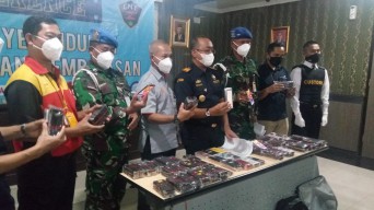 Ratusan I Phone Bekas dari Batam Diselundupkan ke Surabaya