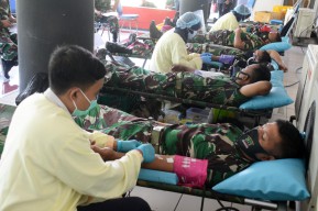 Jelang Hut Ke 20 Pasmar 2, 122 Prajurit Brigif 2 Marinir Ikuti Donor Darah