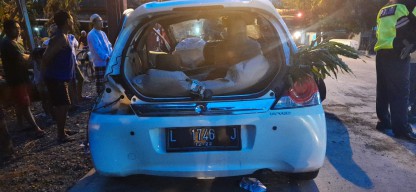 Brio Terjang Balai Desa Sidoarjo, Seorang Penumpang Tewas di Lokasi Kejadian