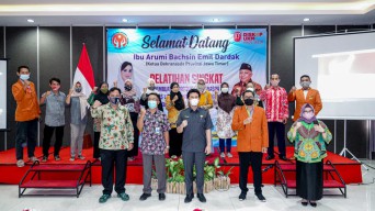 Emil Ajak Pengrajin Batik Wujudkan Industri Hijau