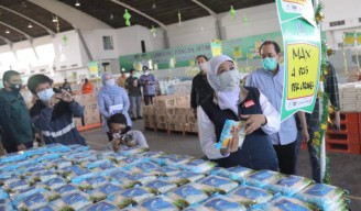 Gubernur Khofifah Pastikan Kebutuhan Bahan Pokok Jelang Ramadan di Jatim Aman