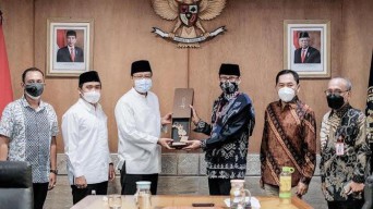 Temui 3 Menteri, Gus Ipul Paparkan Kota Pasuruan Menara Madinah