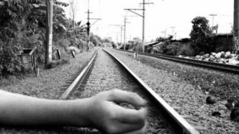 Akhiri Hidup, Warga Trenggalek Tabrakan Diri ke KA di Tulungagung