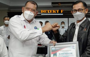 Direksi Pelindo III Terima Gelar Kehormatan dari INAMPA