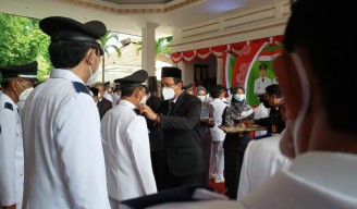 Bupati Sidoarjo Ahmad Muhdlor Lantik 172 Kepala Desa