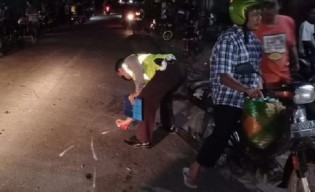 Tabrakan Dua Motor dan Pikap, Dua Pemotor Tewas di Lokasi Kejadian