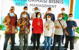 PT Perusahaan Perdagangan Indonesia dan Petrokimia Gresik Teken Customer Centric Model