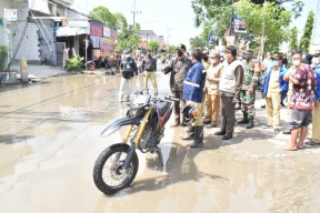 Jalanan Lamongan Banyak Rusak, Yuhronur Targetkan Sebelum Lebaran Sudah Mulus