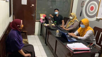 Sedang Begituan dengan PSK,  Kamar Digeberek Polisi