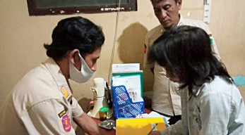 Yatim Piatu, Remaja Puitri Ini Terpaksa Jual Diri Demi Hidupi Adiknya