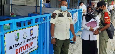 Ogah Bayar Pajak, Satpol PP Kabupaten Sampang Segel Warung Nasi Padang