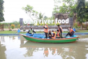Oling River Food Festival  Cara Banyuwangi Memoles Infratruktur Sebagai Tujuan Wisata