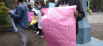 Didemo Mahasiswa, Rektorat Unitomo Akui  Aset Tanah di Trawas Telah Dilego