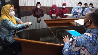 Terima Tunjangan 40 persen, Sejumlah Penilik Sambat Wabup Gresik