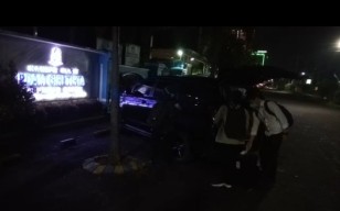 KPK Obok-obok Gedung PDAM Giri Tirta Sita Dokumen 4 Koper