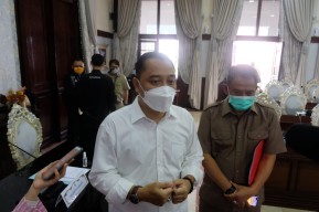 Wali Kota Eri Cahyadi Upayakan Pemerataan Pendidikan di Surabaya