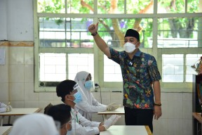Pemkot Surabaya Bersiap Hadapi Sekolah Tatap Muka