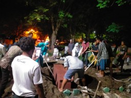 Menggemparkan, Jenazah Diduga Covid-19 Dimakamkan di Makam Umum Sukolilo Baru