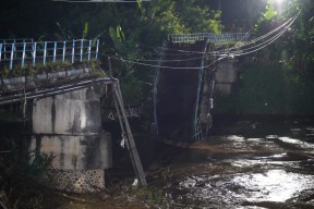 Digerus Air Sungai, Jembatan Patihan Madiun Putus