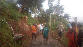 Tiga Kecamatan Madiun Diterjang Longsor