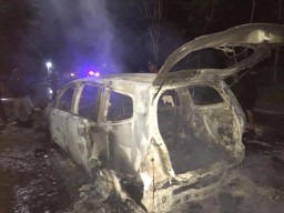 Pulang Berwisata di Pacitan, Mobil Berpenumpang Warga Sidoarjo Terbakar