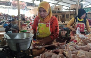 Jelang Puasa Harga Daging Ayam di Ponorogo Naik Rp 38 Ribu/Kg