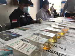 Mendadak, 30 Sopir dan Crew Bus di Terminal Gayatri Tulungagung Jalani Tes Urine, Bagaimana Hasilnya?