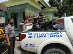 Viral Video Tiga Bocah SD Tulungagung Naik Motor Terperosok Selokan, Satu Orang Meninggal Dunia