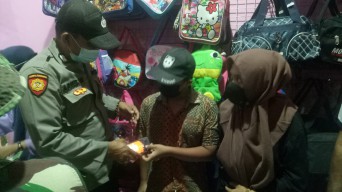 Lalai Bayar Belanjaan, Gadis Tulungagung Ini Dipanggilkan Orang Tuanya