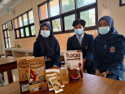 Siswa di Ponorogo Olah Kulit Singkong Jadi Abon dan Gula