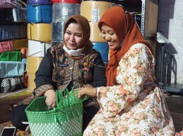 Diserang Covid-19, Tas Anyaman Produk Ponorogo Terus Berjaya