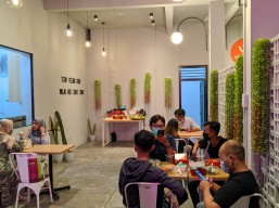 Coffe Shop Menjamur, Kang Giri : Bukti Investasi di Ponorogo Aman