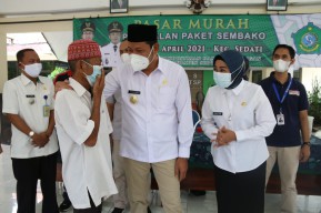 Jelang Lebaran, Warga Sidoarjo Digerojok Pasar Murah dengan Harga Rp 20 Per Paket