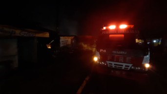 Jelang Sahur, Warung Soto di Driyorejo Terbakar Akibat Korsleting Listrik
