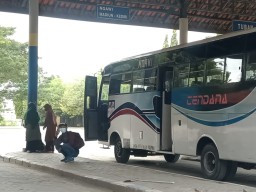 Jelang Lebaran, Penumpang di Terminal Bojonegoro Sepi dan Bus Berkurang Drastis