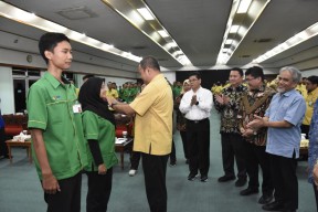194 Lulusan Vokasi Industri D1 Diwisuda Dirut PT Petrokimia Gresik
