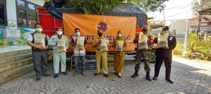 PT Smelting Kembali Bantu Kebutuhan Pokok Untuk 2.150 Kepala Keluarga di Tlogopojok Gresik