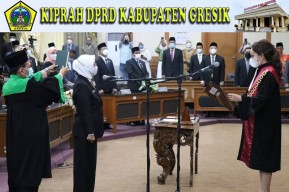 Paripurna DPRD Gresik Gelar Pelantikan Nur Saidah sebagai Wakil Ketua Dewan dan Atek Ridwan Anggota PAW Fraksi Golkar