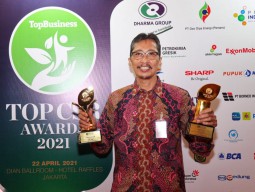 Bank Jatim Sukses Raih Dua Penghargaan Top CSR Award 2021