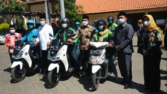 Pengantin Muda di Kota Pasuruan Kini Langsung Terima Kartu Keluarga Usai Ijab Kabul
