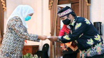 Gubernur Khofifah Beri Apresiasi Seniman dan Penjaga Cagar Budaya