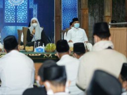 Untuk Keselamatan Awak KRI Nanggala 402, Para Santri Banyuwangi Diajak Doa Bersama Pemkab