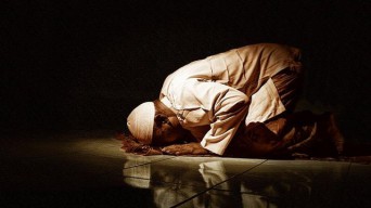 Subhanallah, Saat Imam di Malang Ini Sujud, Allah Memanggilnya