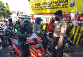 Jalankan Instruksi Larangan Mudik, Polres Tanjung Perak Lakukan Penyekatan di 3 Titik