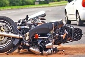 Mabuk Kendarai Motor Tabrak Pohon Trembesi, Pemuda Jember Ini Dijemput Malaikat