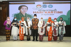 Teladani R.A Kartini, Bupati Lamongan Dorong Para Perempuan Berkiprah di Berbagai Bidang